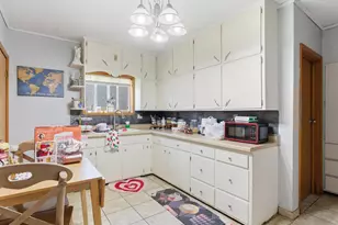 1035 N 43rd St, Manitowoc, WI 54220 - Photo 4