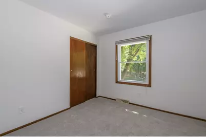 519  Greenfield Dr, Grafton, WI 53024 - Photo 20