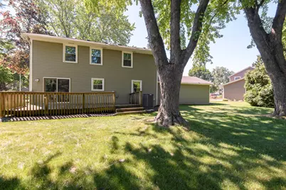519  Greenfield Dr, Grafton, WI 53024 - Photo 2