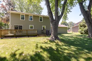 519 Greenfield Dr, Grafton, WI 53024 - Photo 2