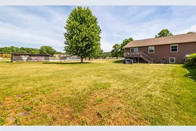 307  Roberts St, Holmen, WI 54636 - Photo 22