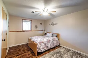 307 Roberts St, Holmen, WI 54636 - Photo 16