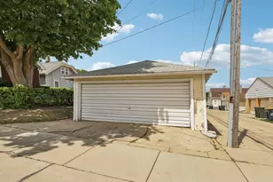 1980 S 73rd St, West Allis, WI 53219 - Photo 34