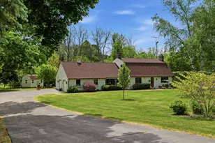 2541 Valley Dr, Manitowoc Rapids, WI 54220 - Photo 8
