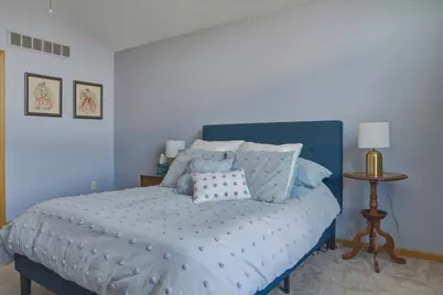 8125  Doe Glen Ct, Racine, WI 53406 - Photo 16