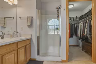 8125 Doe Glen Ct, Racine, WI 53406 - Photo 18