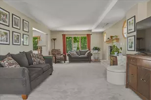 8125 Doe Glen Ct, Racine, WI 53406 - Photo 2