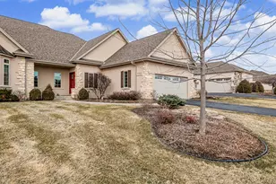 N35W23668 Auburn Ct, Pewaukee, WI 53072 - Photo 34
