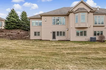 N35W23668  Auburn Ct, Pewaukee, WI 53072 - Photo 2