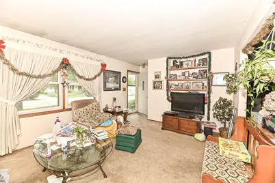 5712  Glenwood Dr, Racine, WI 53406 - Photo 8