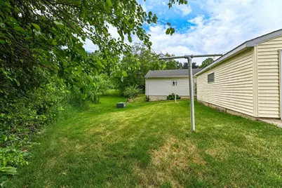 5712  Glenwood Dr, Racine, WI 53406 - Photo 28