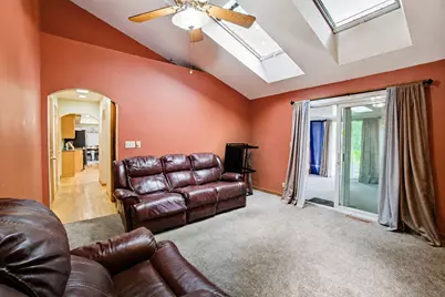 N83W18025  Le Mons Dr, Menomonee Falls, WI 53051 - Photo 16