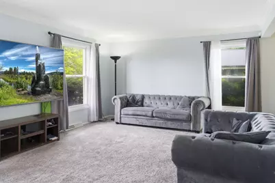 N83W18025  Le Mons Dr, Menomonee Falls, WI 53051 - Photo 6