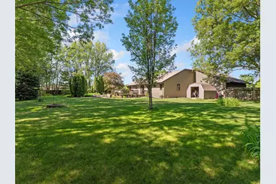 1207  Hummingbird Pl, Sheboygan Falls, WI 53085 - Photo 32