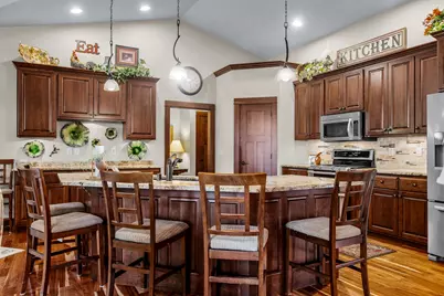 911  Steven Pl, Campbell, WI 54603 - Photo 8