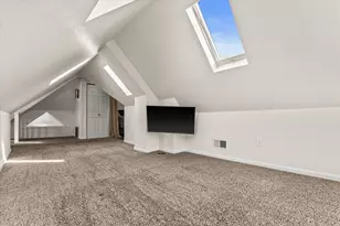 1725 N Astor St, Milwaukee, WI 53202 - Photo 22