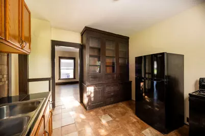 1008  11th St, Racine, WI 53403 - Photo 4