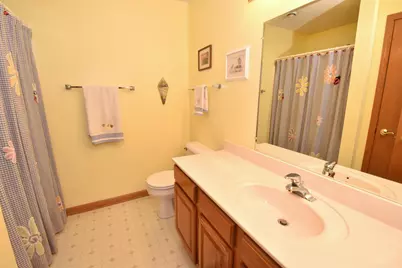 4950 W Maple Leaf Cir, Greenfield, WI 53220 - Photo 20