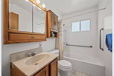 5451 N 72nd St, Milwaukee, WI 53218 - Photo 12