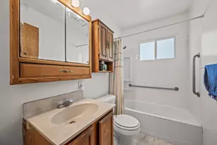5451 N 72nd St, Milwaukee, WI 53218 - Photo 12