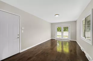 11825 W Washington St, West Allis, WI 53214 - Photo 6
