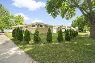 11825 W Washington St, West Allis, WI 53214 - Photo 20