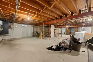 10112 W Sharon Ln, Milwaukee, WI 53225 - Photo 18