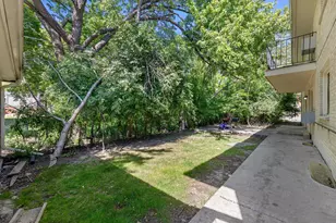 10112 W Sharon Ln, Milwaukee, WI 53225 - Photo 14