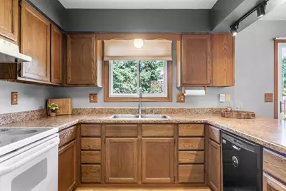 1527  Holley St, Holmen, WI 54636 - Photo 12