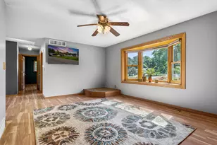 1527 Holley St, Holmen, WI 54636 - Photo 10