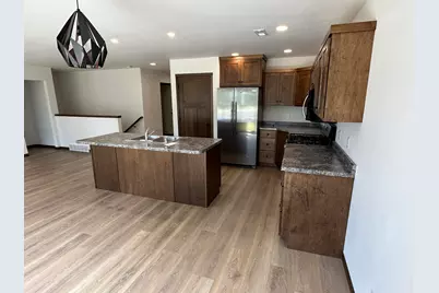 2010  14th St, La Crosse, WI 54601 - Photo 6