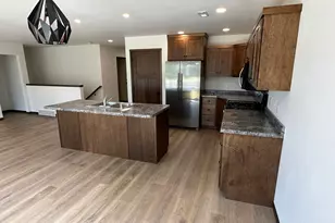 2010 14th St, La Crosse, WI 54601 - Photo 6