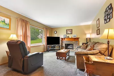 544  Sunset Vale -, Twin Lakes, WI 53181 - Photo 4
