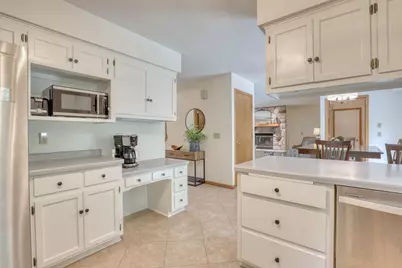800  Schloemer Dr, West Bend, WI 53095 - Photo 6