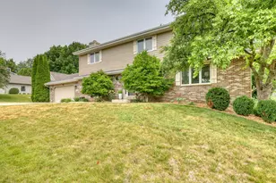 800 Schloemer Dr, West Bend, WI 53095 - Photo 40