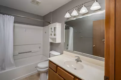 6115 S Creekside Dr #2, Cudahy, WI 53110 - Photo 16