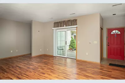 6115 S Creekside Dr #2, Cudahy, WI 53110 - Photo 4