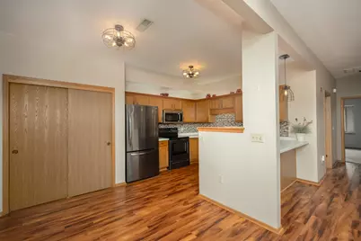 6115 S Creekside Dr #2, Cudahy, WI 53110 - Photo 6