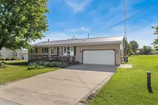 715 Chicago Ave, Viroqua, WI 54665 - Photo 2