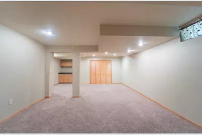 6547  Parkway Cir, Racine, WI 53406 - Photo 26