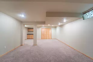 6547 Parkway Cir, Racine, WI 53406 - Photo 26