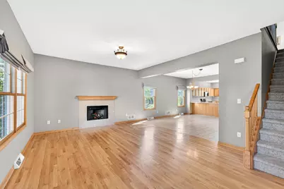 6547  Parkway Cir, Racine, WI 53406 - Photo 4