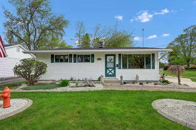 1718  Nagle Ave, Manitowoc, WI 54220 - Photo 2
