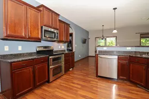 W245N2799 Single Tree Dr, Pewaukee, WI 53072 - Photo 8