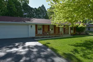 8316 N Edge O Woods Dr, Brown Deer, WI 53223 - Photo 20