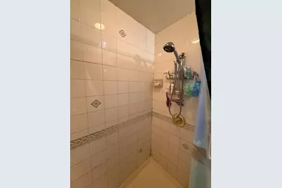 5681 N 42nd St, Milwaukee, WI 53209 - Photo 8