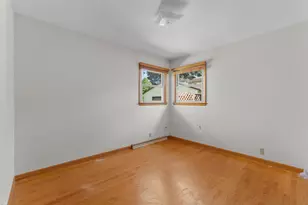 1041 N 17th St, Manitowoc, WI 54220 - Photo 14