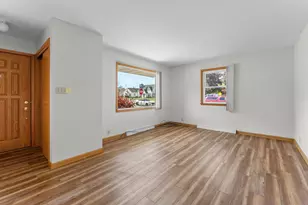 1041 N 17th St, Manitowoc, WI 54220 - Photo 10