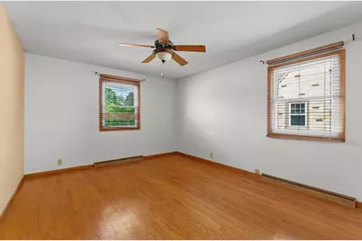 1041 N 17th St, Manitowoc, WI 54220 - Photo 12