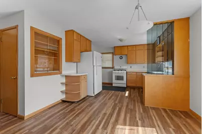 1041 N 17th St, Manitowoc, WI 54220 - Photo 4